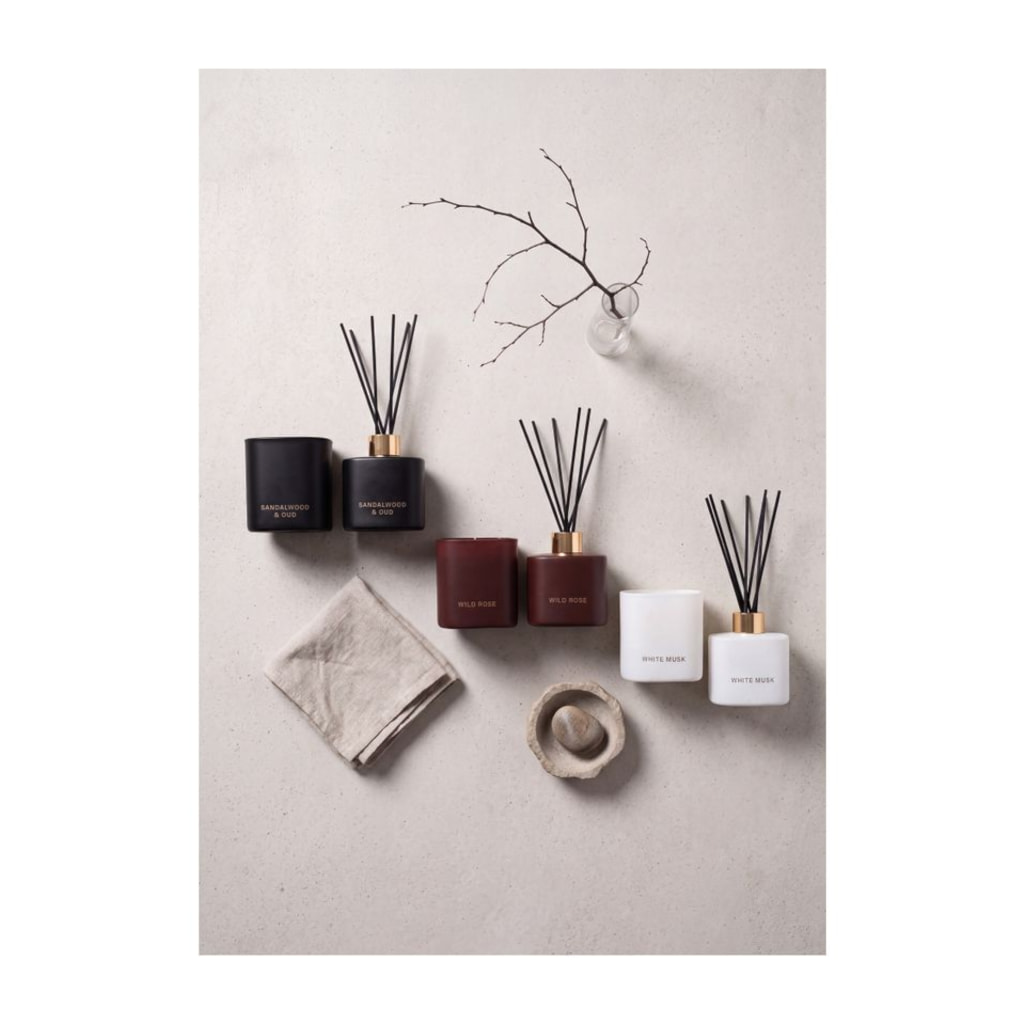 White Musk Sophisticated Embers Candle